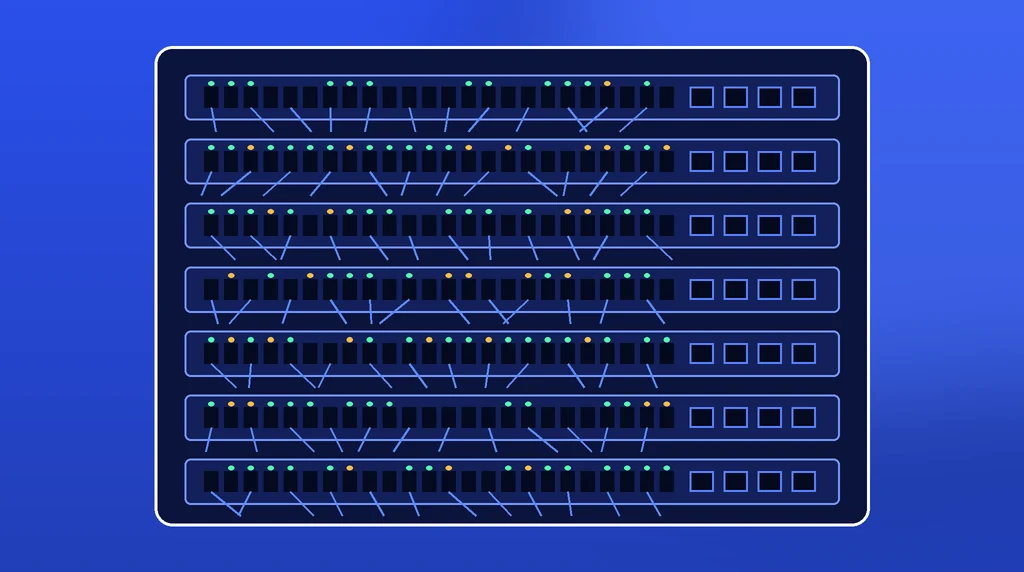 Rack de switches empresariales HPE en un cuarto de telecomunicaciones con cableado ordenado